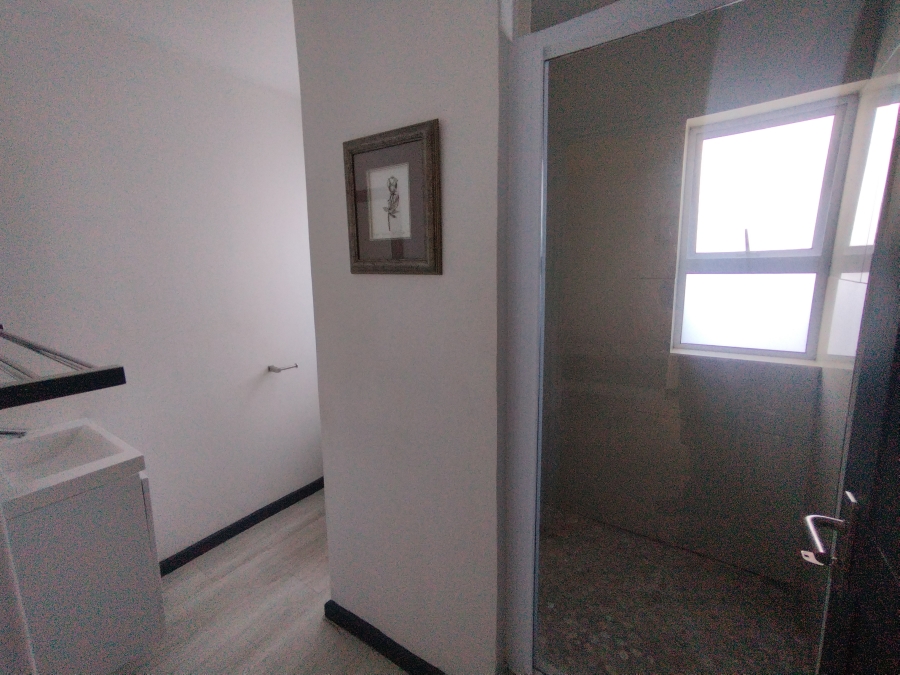 To Let 1 Bedroom Property for Rent in Villa Diamante Western Cape